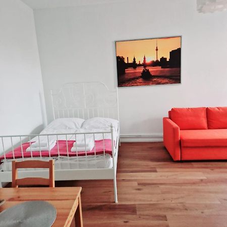 City Studio Apartment For 4, Near Sonnenallee เบอร์ลิน ภายนอก รูปภาพ