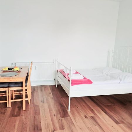 City Studio Apartment For 4, Near Sonnenallee เบอร์ลิน ภายนอก รูปภาพ