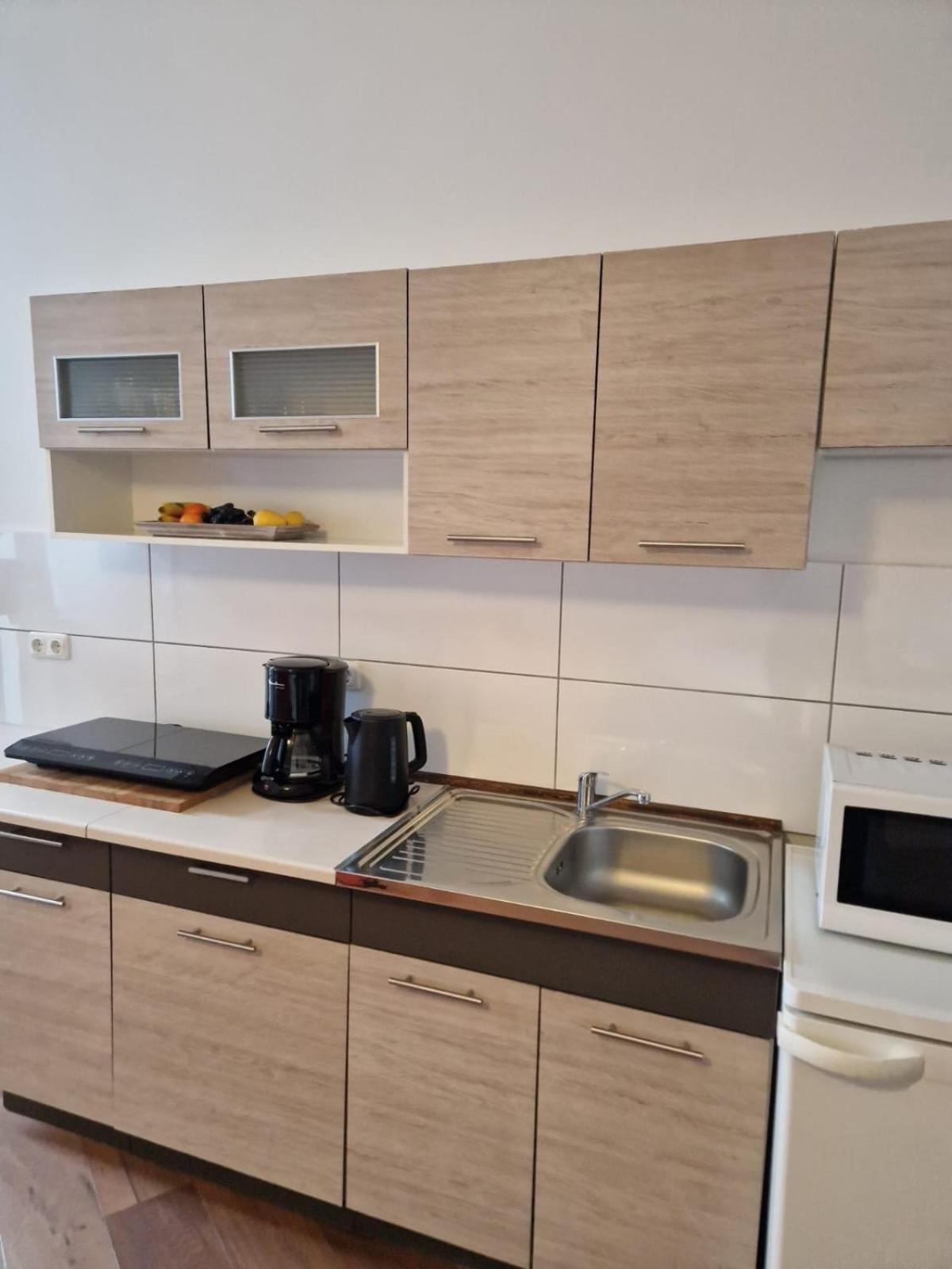 City Studio Apartment For 4, Near Sonnenallee เบอร์ลิน ภายนอก รูปภาพ