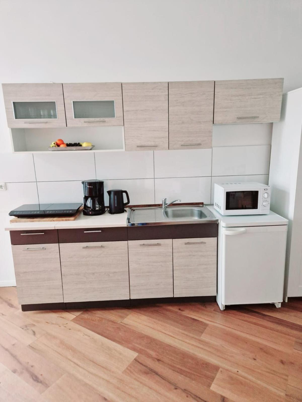 City Studio Apartment For 4, Near Sonnenallee เบอร์ลิน ภายนอก รูปภาพ