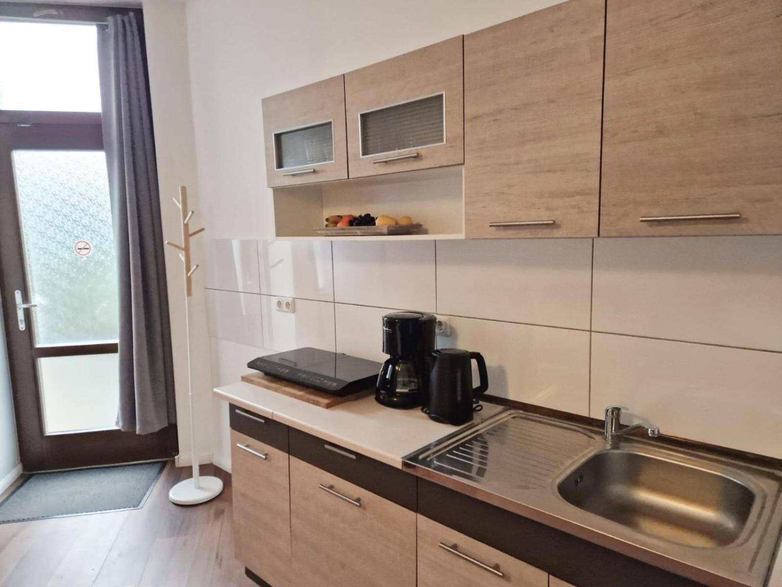 City Studio Apartment For 4, Near Sonnenallee เบอร์ลิน ภายนอก รูปภาพ