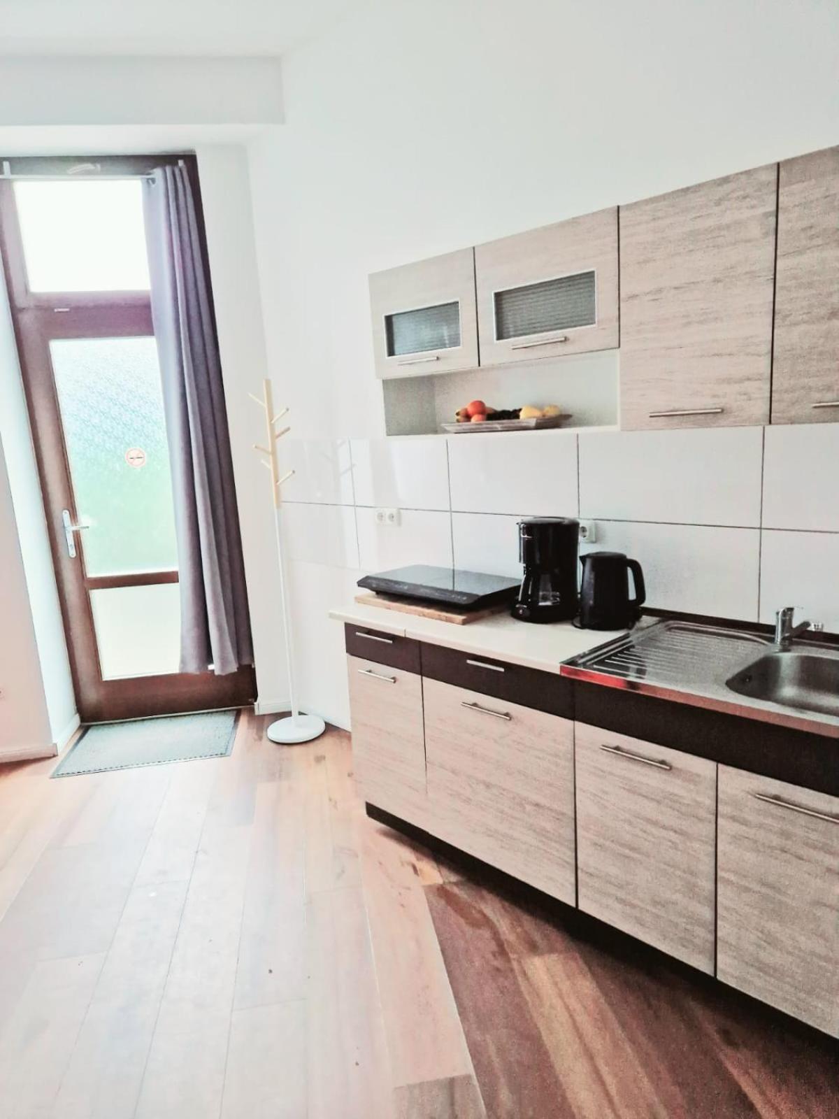 City Studio Apartment For 4, Near Sonnenallee เบอร์ลิน ภายนอก รูปภาพ