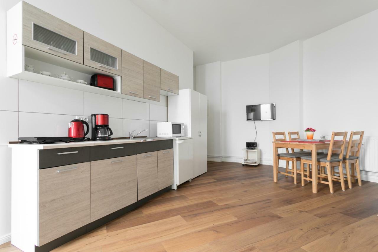 City Studio Apartment For 4, Near Sonnenallee เบอร์ลิน ภายนอก รูปภาพ