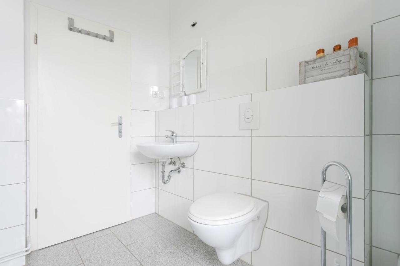 City Studio Apartment For 4, Near Sonnenallee เบอร์ลิน ภายนอก รูปภาพ